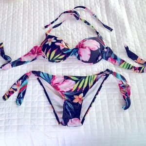 Tropical print tie up bikini